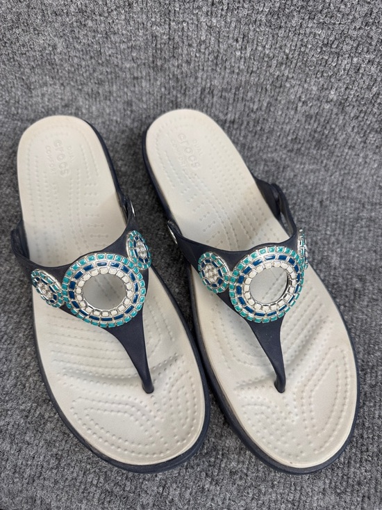 CROCS Sanrah Diamante Sandals Thong Size 9 Navy with Mosaic Design CUTE - Picture 2 of 7